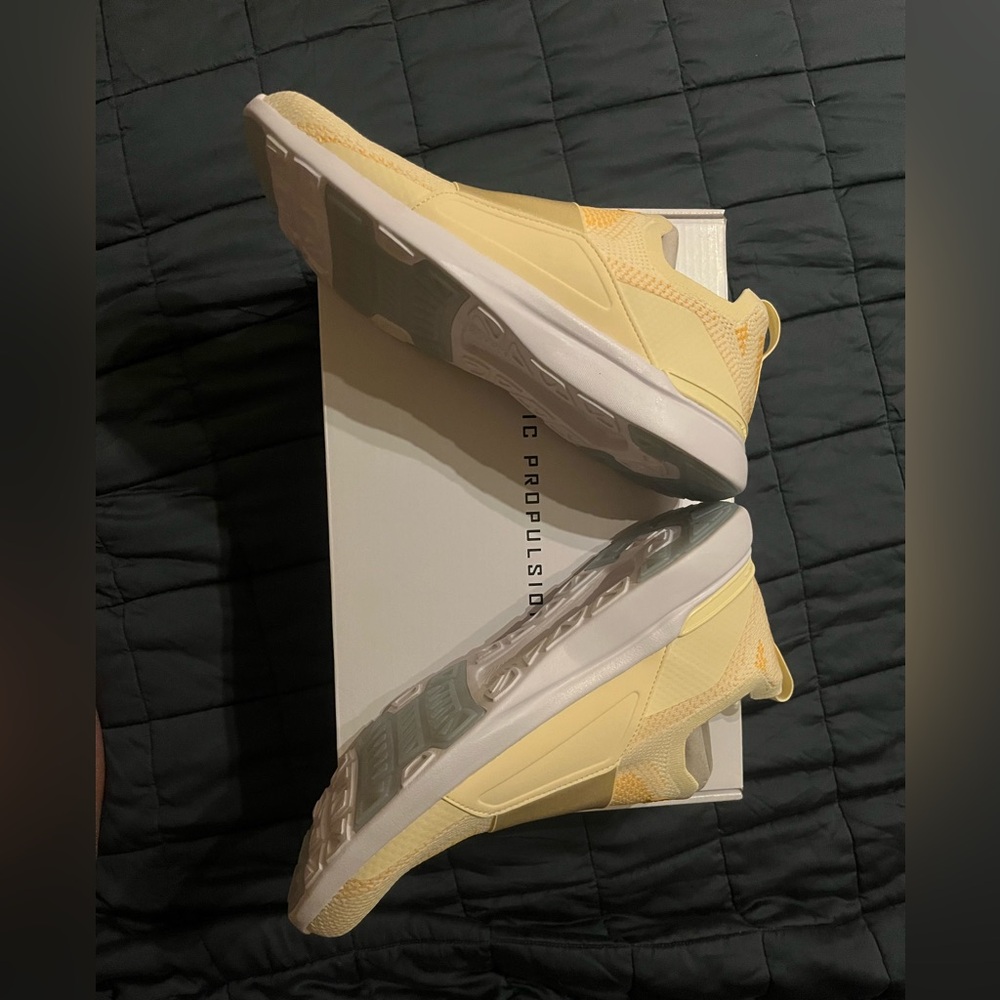 NIB m9/w10.5: $245 APL TechLoom Bliss Unisex Sneaker, Men's 9 or Women’s 10.5 🥭 - Picture 9 of 15